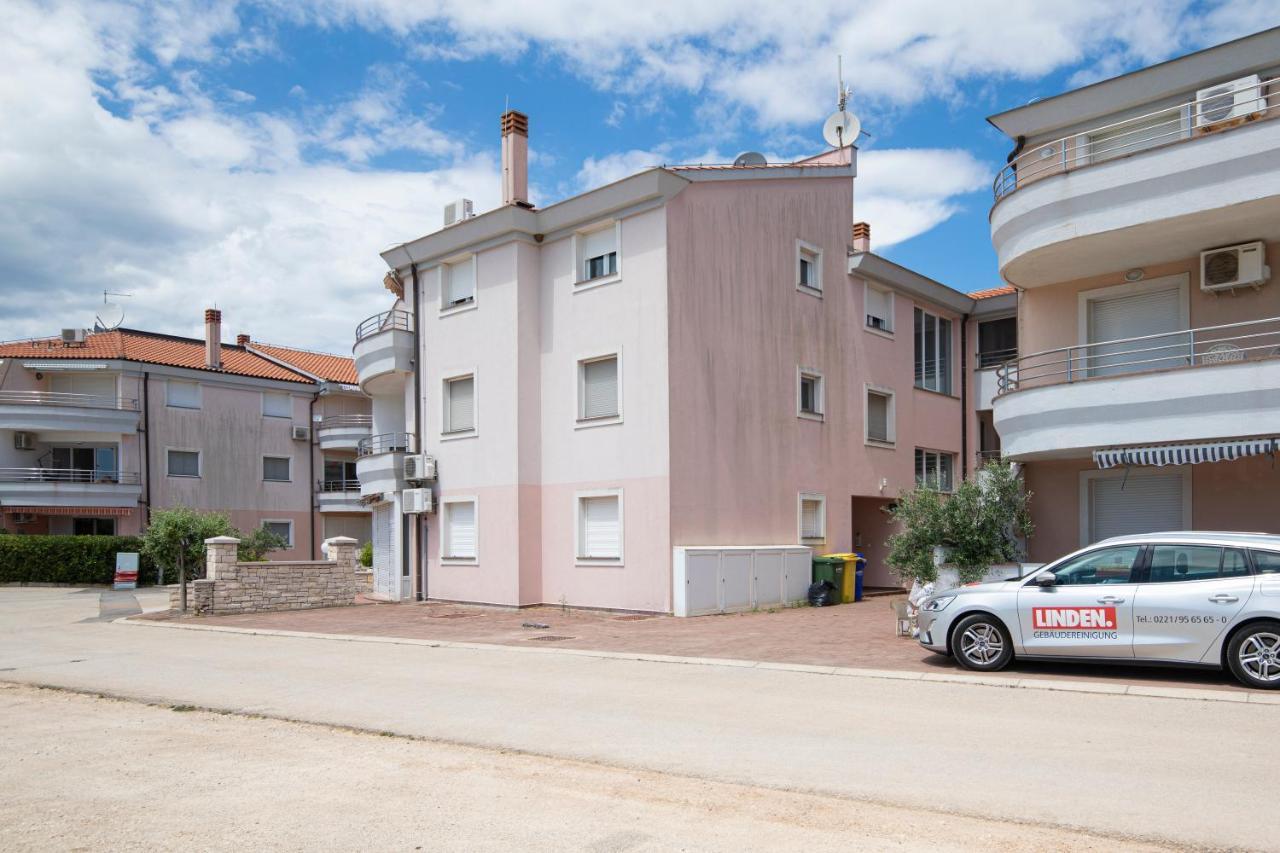 Medulin Burle Sea View Apartment Buitenkant foto